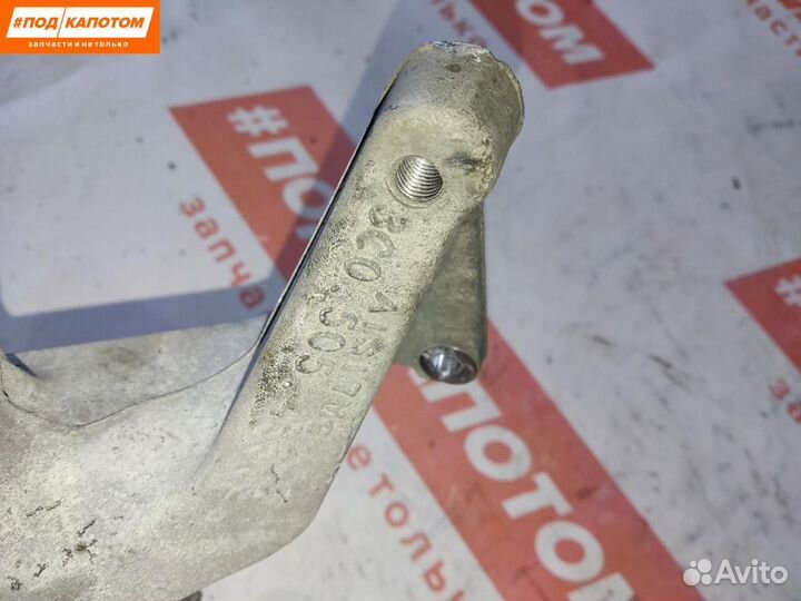 Кулак задний левый Volkswagen Tiguan рест. 2014