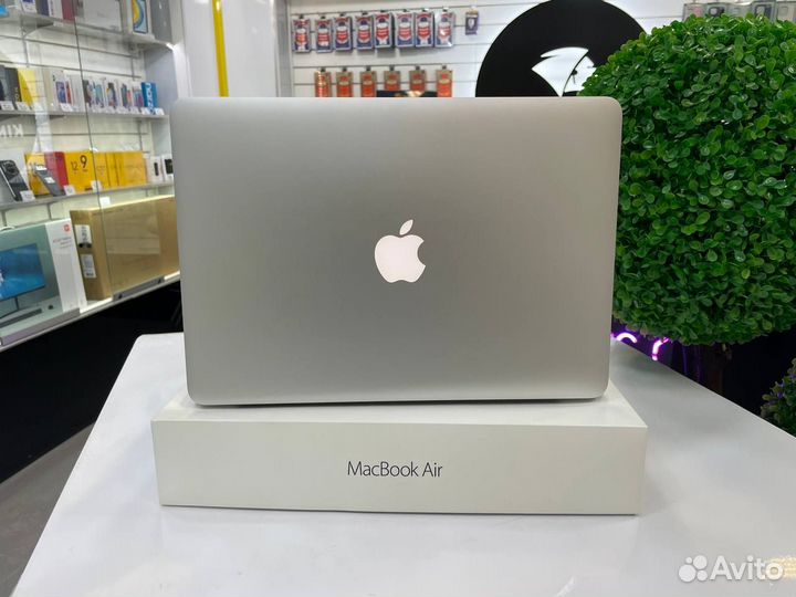 Apple MacBook Air 13 4/128 Silver