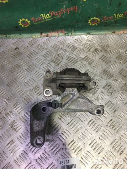 Подушка двигателя Renault Fluence 2010