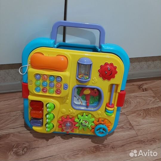 Развивающий столик-чемодан двусторонний