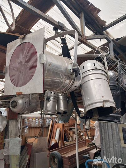 Театрально-Концертные прожектора с лампой 1000вт