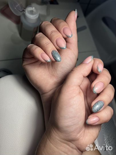 Модель на маникюр