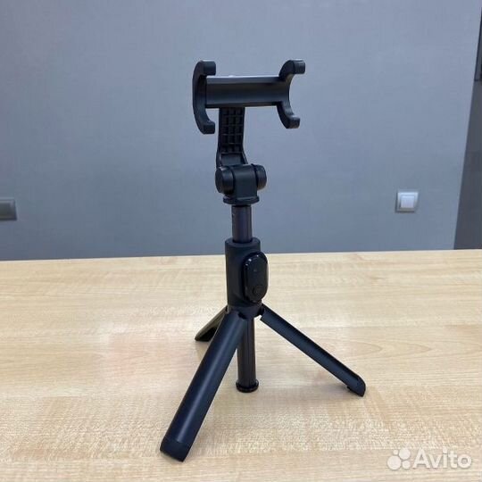 Монопод - штатив Xiaomi Mi Bluetooth Selfie Stick
