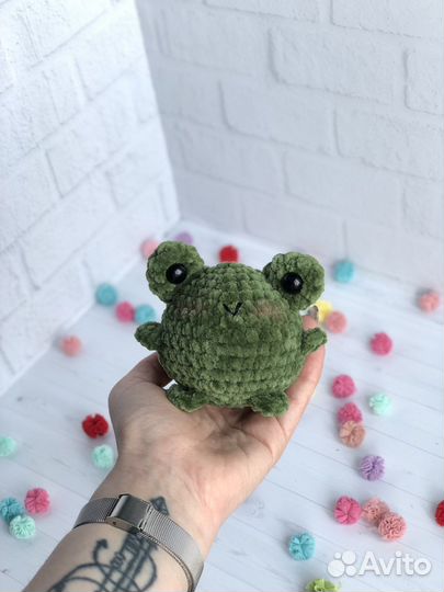 Вязаная лягушка