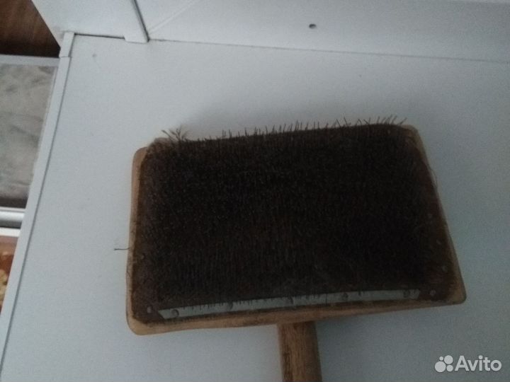 Щётка для чески пуха и шерсти