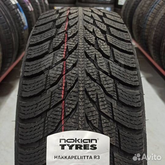 Nokian Tyres Hakkapeliitta R3 215/50 R17 95R