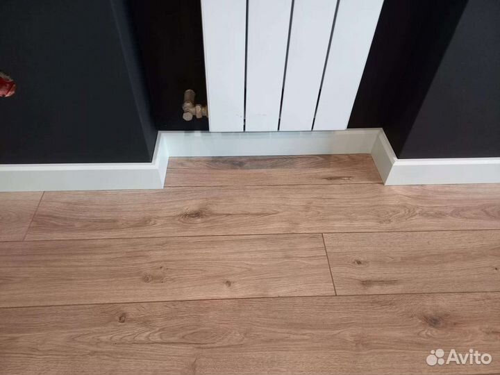 Монтаж плинтуса