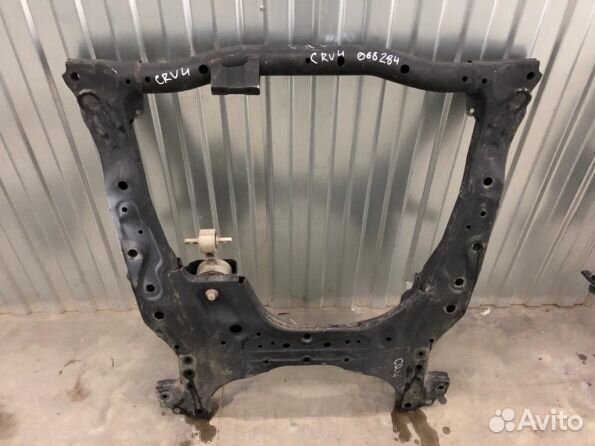 Передний подрамник Honda CRV4