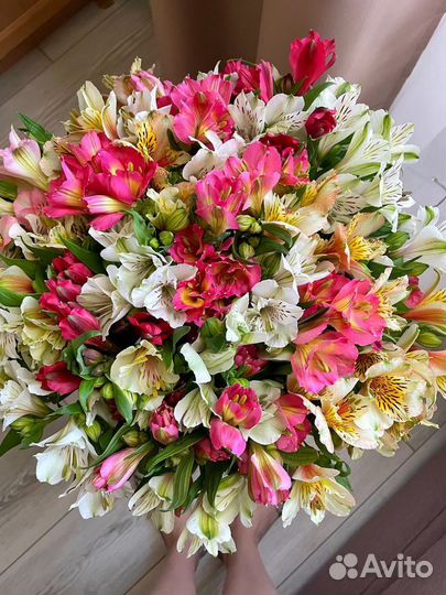 Букет из альстромерий