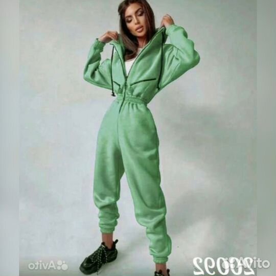 Комбинезон женский