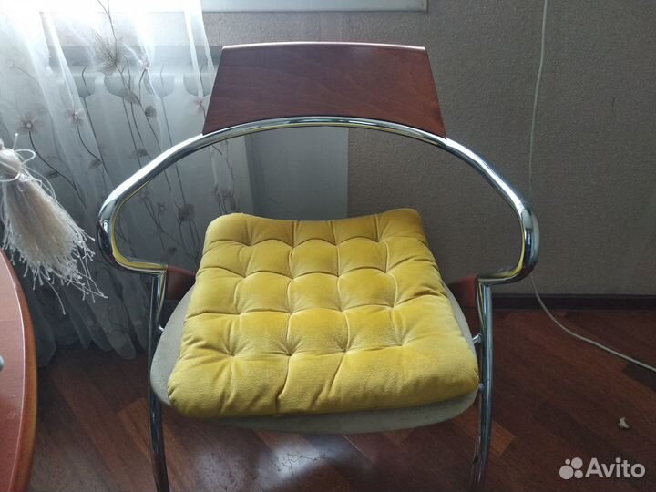 Стильная подушка на стул