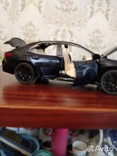 Тайота Камри масштаб 1:24 и газ Волга 31029