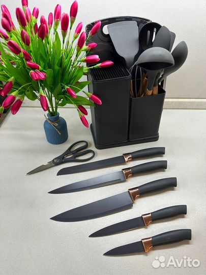 Большой набор кухонных принадлежностей. Новый