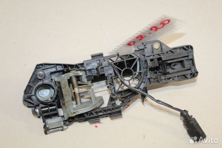 Ручка двери нaружная правая передняя Volkswagen Passat CC 2008-2017