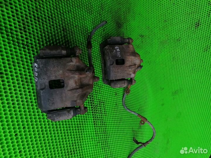 Суппорт передний на Hyundai Sonata IV EF 01-12