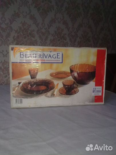 Сервиз из небьющегося стекла (Франция )