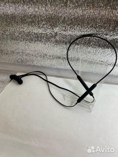 Беспроводные наушники Beats Flex