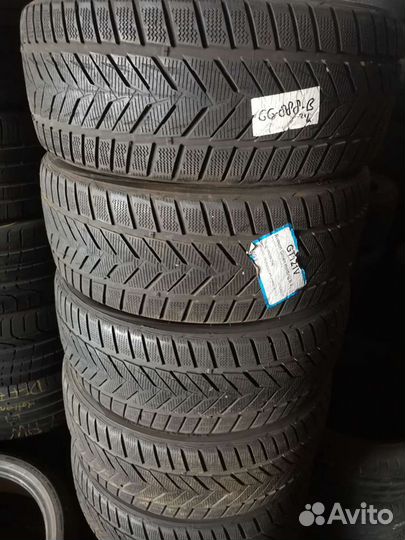 Pirelli Scorpion 245/35 R21