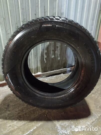 Kumho I'Zen Stud Snow KW11 265/65 R17