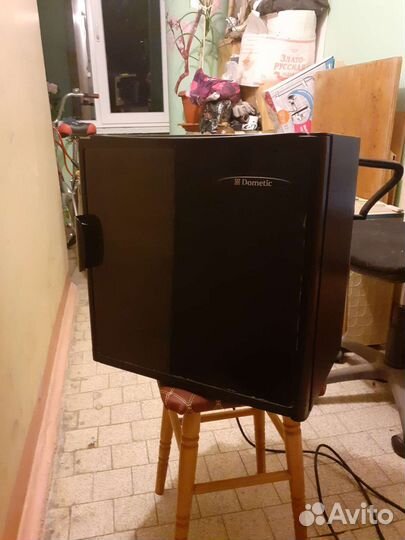 Холодильник минибар dometic