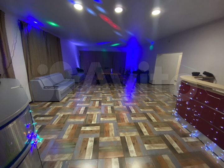 Коттедж 480 м² на участке 10 сот.