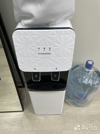 Кулер для воды напольный