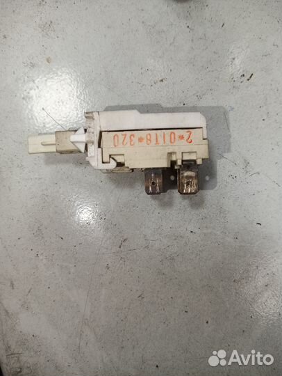 Кнопка включения стиральной машины