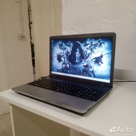 Ноутбук sumsung Np355v5c