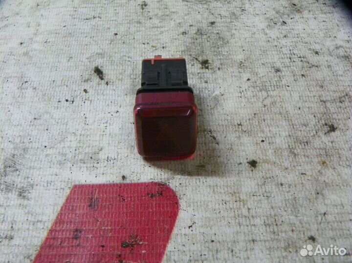 Кнопка аварийной сигнализации Citroen C3 Picasso