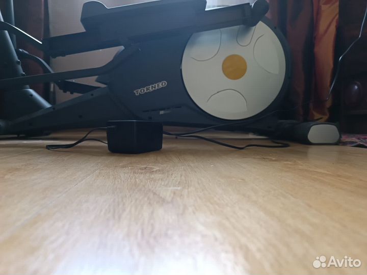 Эллиптический тренажер torneo