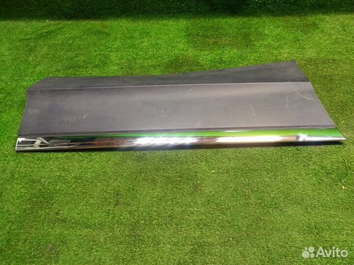 Молдинг/накладка двери задней правой Volkswagen Tiguan