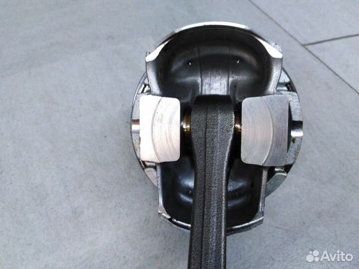 Поршень с шатуном Инфинити