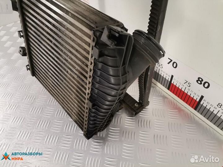 Интеркулер Volkswagen Touareg 2006 7P6145804F