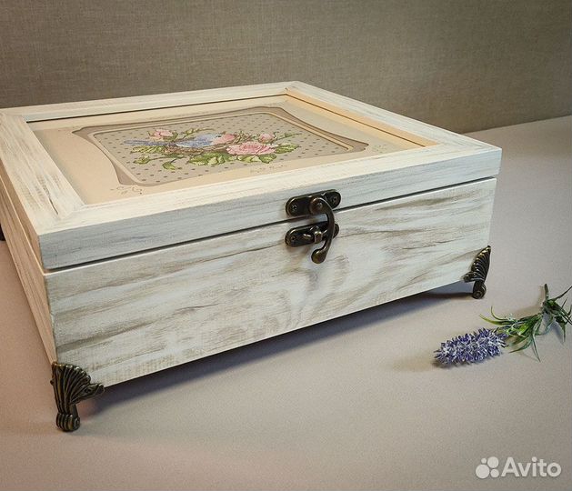 Деревянная шкатулка с вышивкой