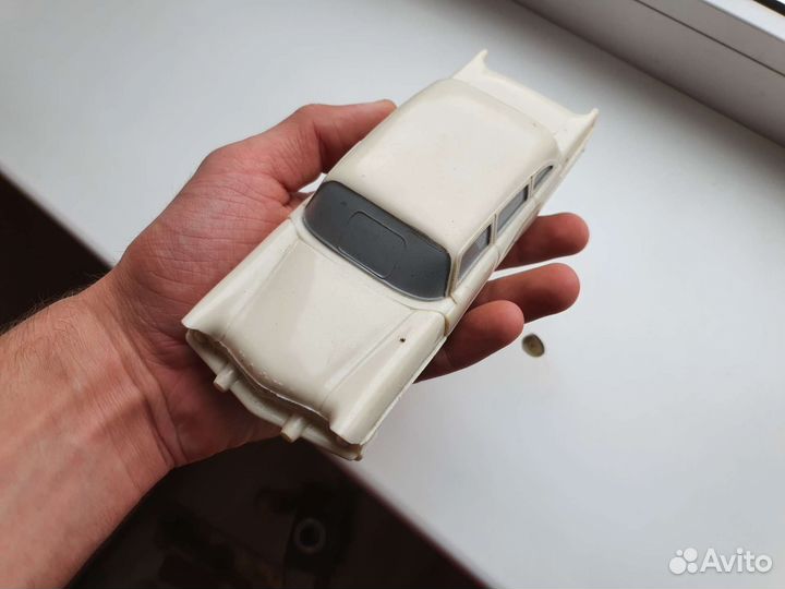 Модель автомобиля газ 13 чайка