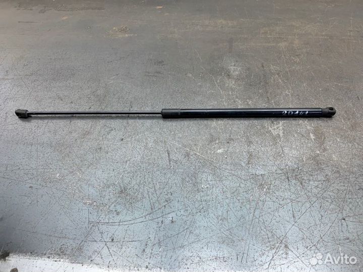 Амортизатор капота Volkswagen Passat универсал