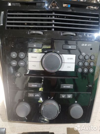 Черная центральная консоль в сборе Astra H