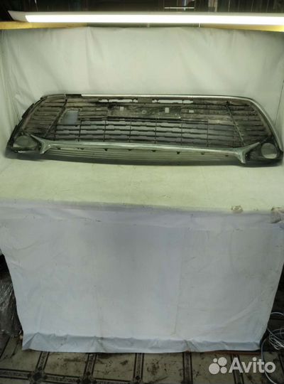 Решетка переднего бампера toyota camry xv50