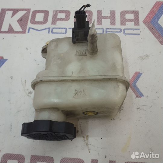 Бачок тормозной жидкости hyundai sonata NF
