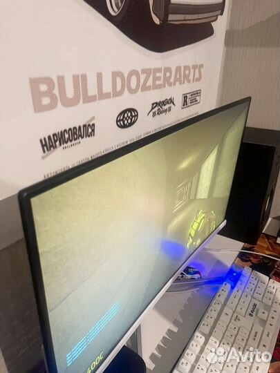 Игровой изогнутый монитор No name