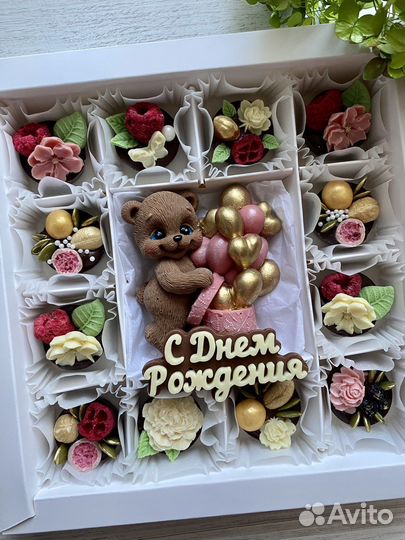 Букеты из шоколадных роз,клубника