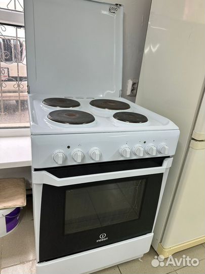Плита электрическая Indesit б/у с гарантией