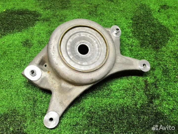 Кронштейн амортизатора Audi A5 /S5 Coupe/Sportbac