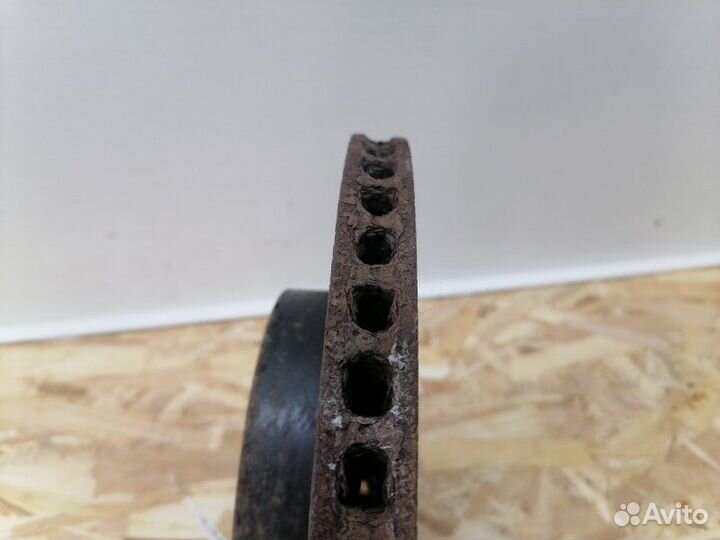 Тормозной диск передний Toyota Corolla E150