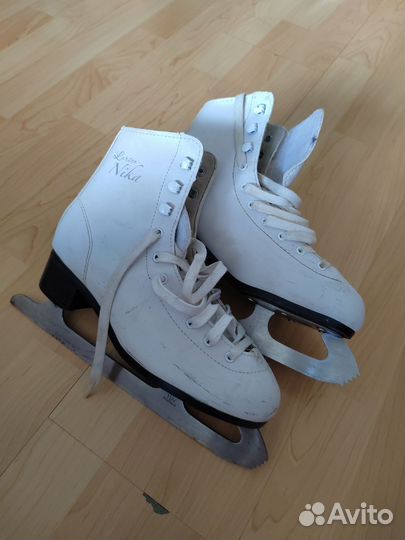 Коньки фигурные. Две пары. Размер 37 и 39