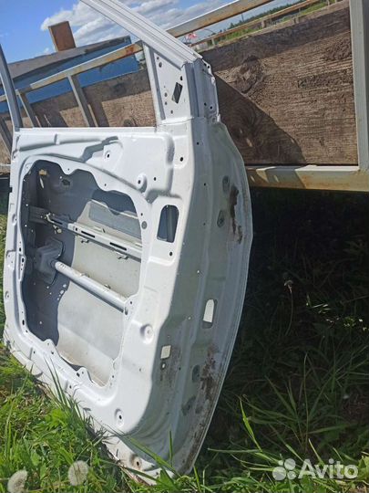 Дверь передняя левая Hyundai Santa Fe