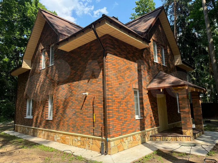 Дом 180 м² на участке 7,5 сот.