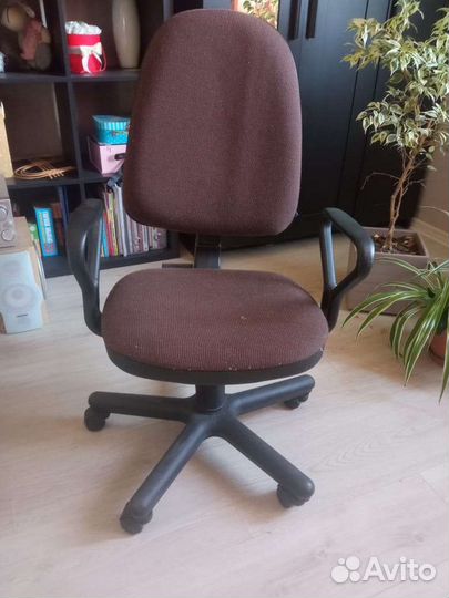 Компьютерное кресло