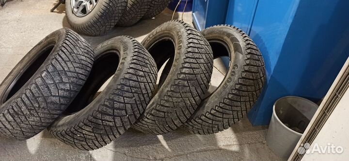 Goodyear Ultragrip Ice Arctic 215/65 R16