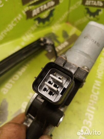 Стеклоподъемник электрический задний правый Honda